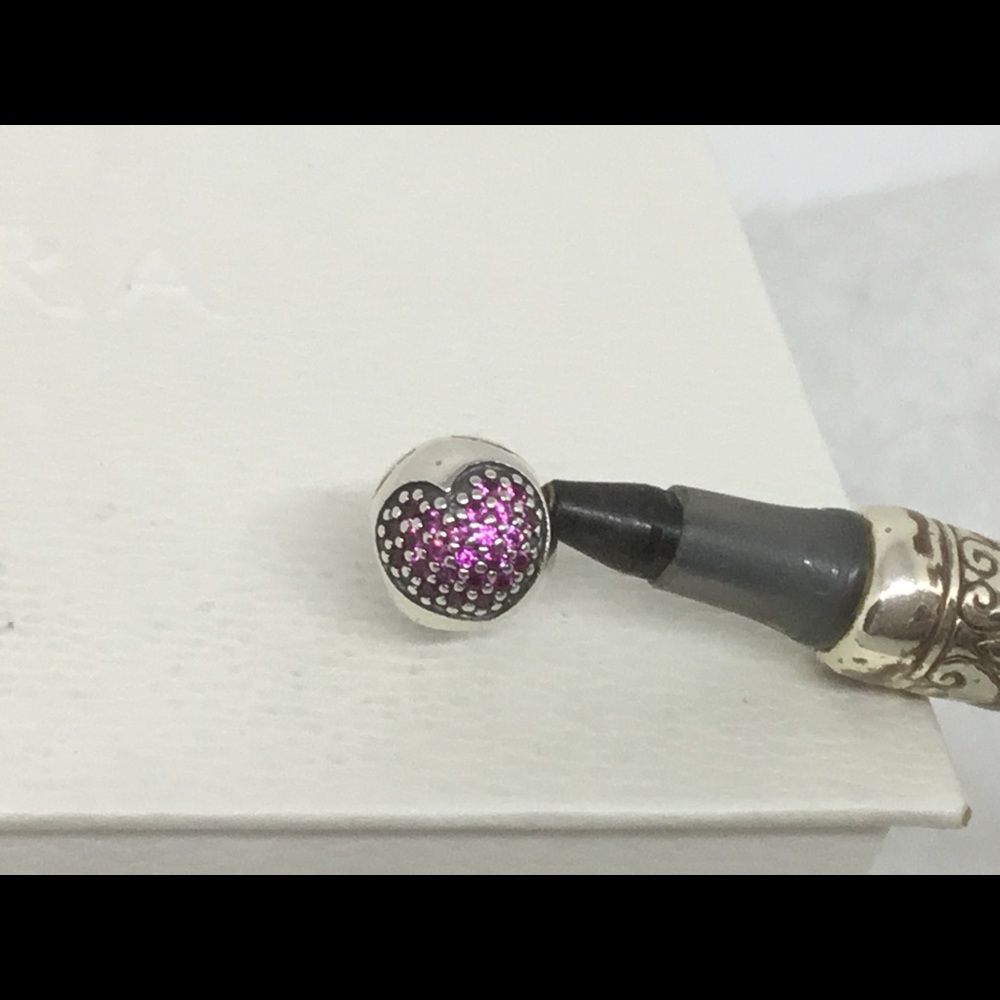Pandora Red CZ Sparkling Heart Clip - Picture 2 of 3